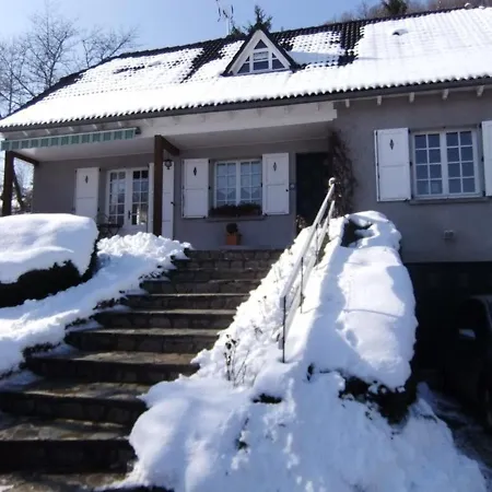Maison Spacieuse A - 3 Chambres, Grand Jardin, Proche Piste De Et Randonnees - Fr-1-742-310 Nyaraló