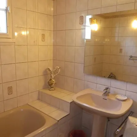 Maison Spacieuse A - 3 Chambres, Grand Jardin, Proche Piste De Et Randonnees - Fr-1-742-310 Polminhac