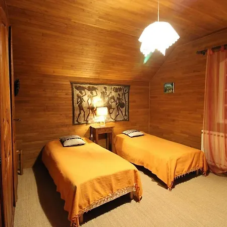 Maison Spacieuse A - 3 Chambres, Grand Jardin, Proche Piste De Et Randonnees - Fr-1-742-310 Nyaraló Polminhac
